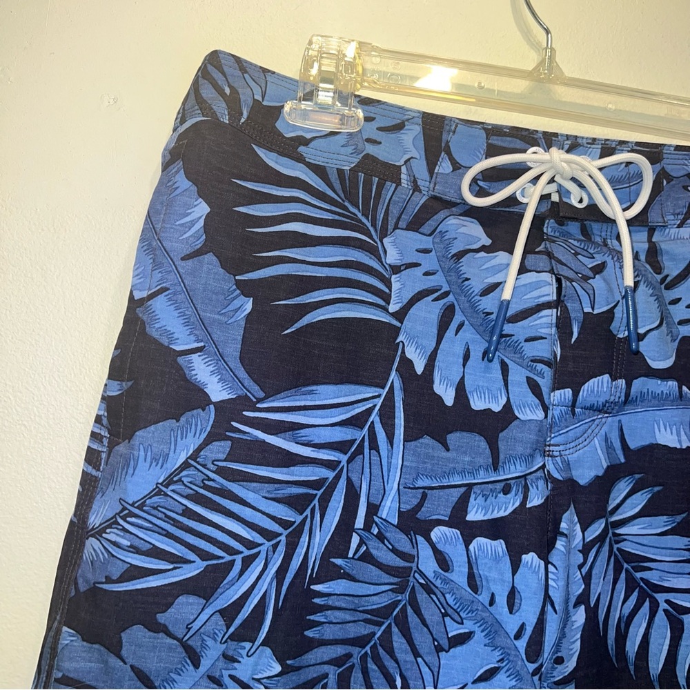 American Eagle Flex Men’s Blue Palm Leaf Swim Board Shorts Size Medium - Picture 4 of 8